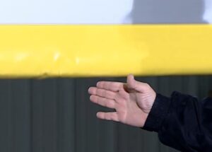 Bottom bar reversing edge